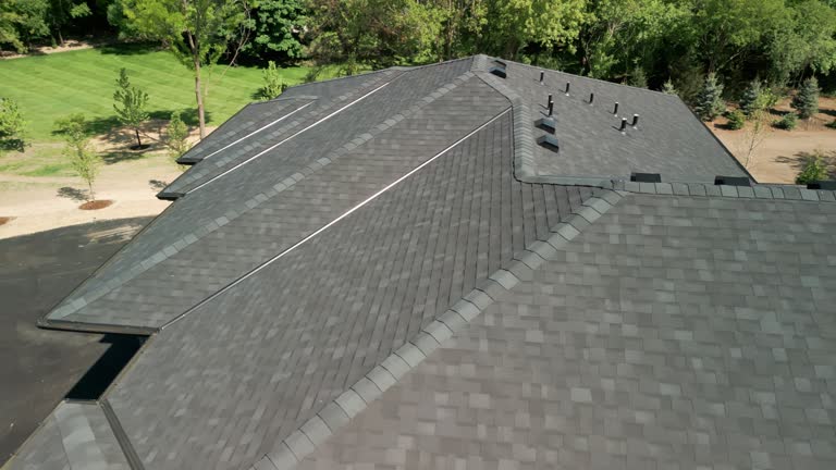 Best Commercial Roofing Services  in Gnadenhutten, OH
